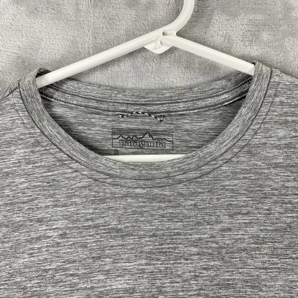 Patagonia T-Shirt Mens Small Capilene Cool Daily Performance Graphic Tee Outdoor